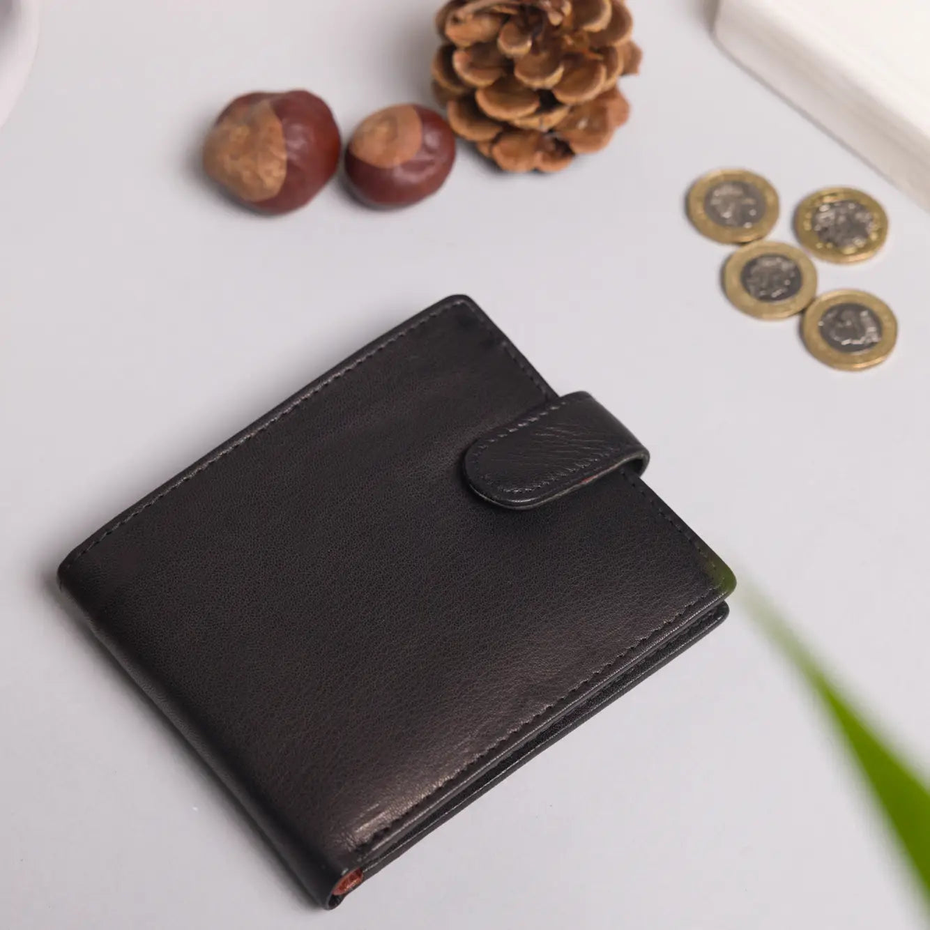Cooper Allan Biggs & Bane Men's Trifold Black & Brown Leather Wallet