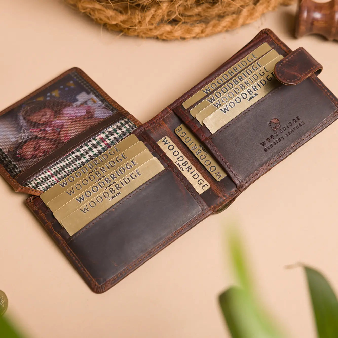 Cooper Allan Woodbridge Men's Bifold Brown Oily Leather Wallet