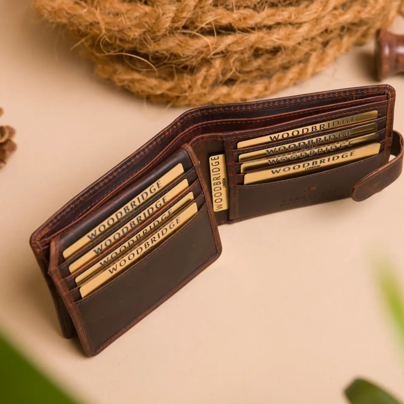 Cooper Allan Woodbridge Men's Bifold Brown Oily Leather Wallet