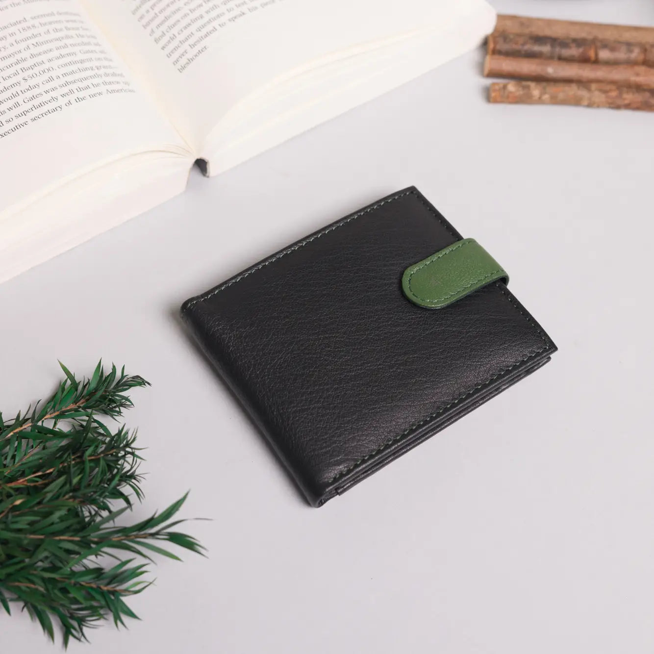 Cooper Allan Biggs & Bane Men's Bifold Black & Green Leather Wallet with Tab Coin Pocket